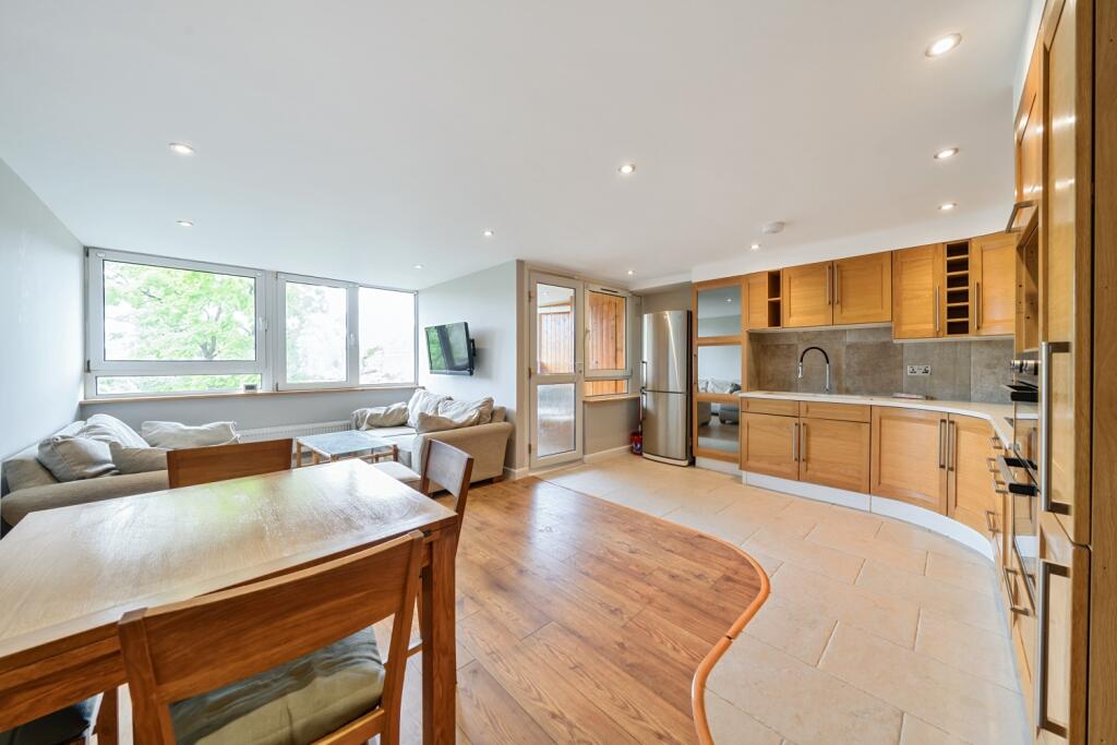 2 bed 1st Floor Flat for rent in Camberwell. From Acorn - Peckham Rye 2 bed 1st Floor Flat for rent in Camberwell. From Acorn - Peckham Rye