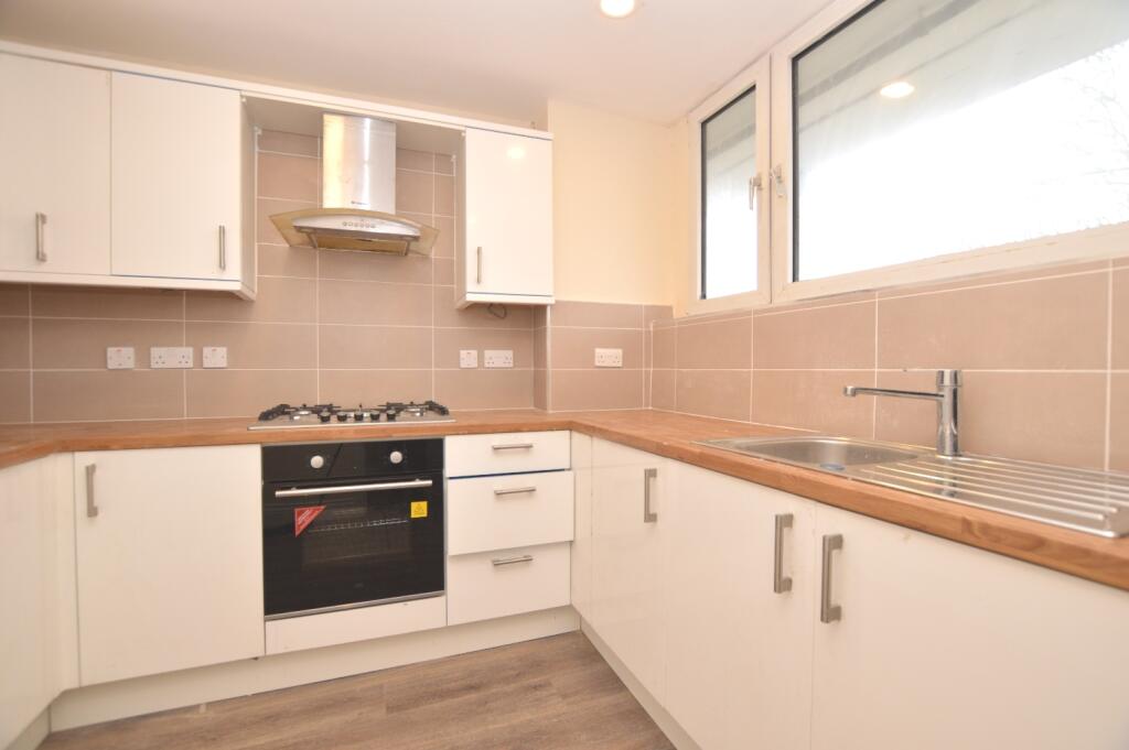 3 bed 1st Floor Flat for rent in Camberwell. From Acorn - Peckham Rye