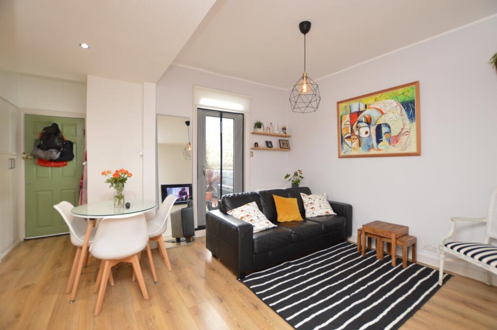 2 bed 1st Floor Flat for rent in Bermondsey. From Acorn - Peckham Rye