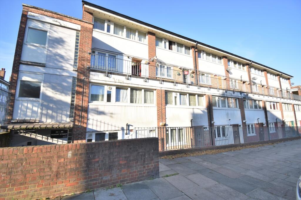 3 bed Maisonette for rent in Woolwich. From Acorn - Plumstead High Street
