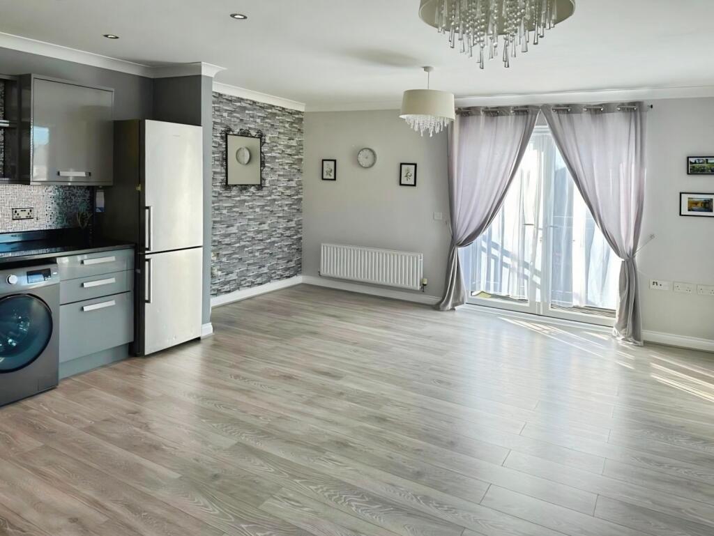 2 bed 1st Floor Flat for rent in Ruxley. From Langford Russell - Sidcup