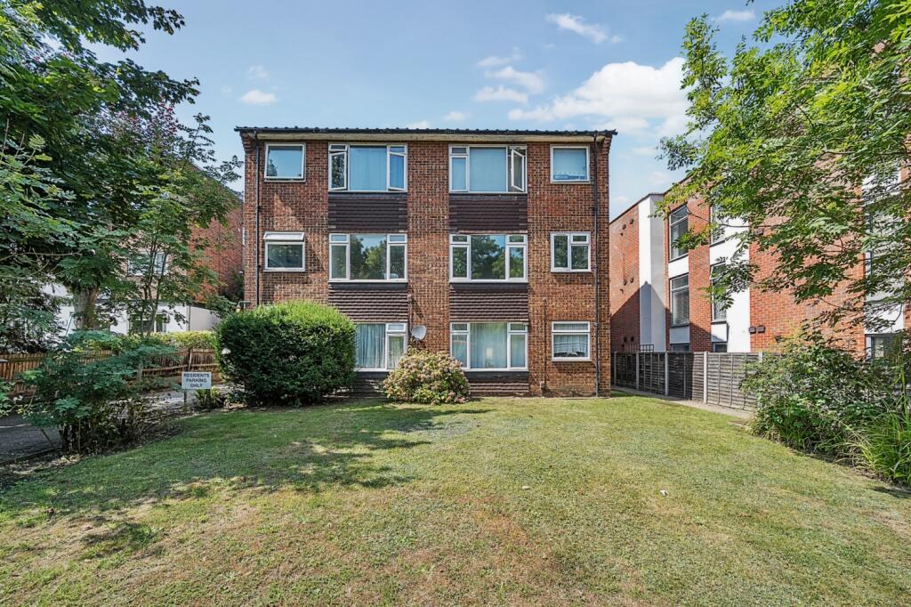 4 bed 1st Floor Flat for rent in Ruxley. From Langford Russell - Sidcup 4 bed 1st Floor Flat for rent in Ruxley. From Langford Russell - Sidcup