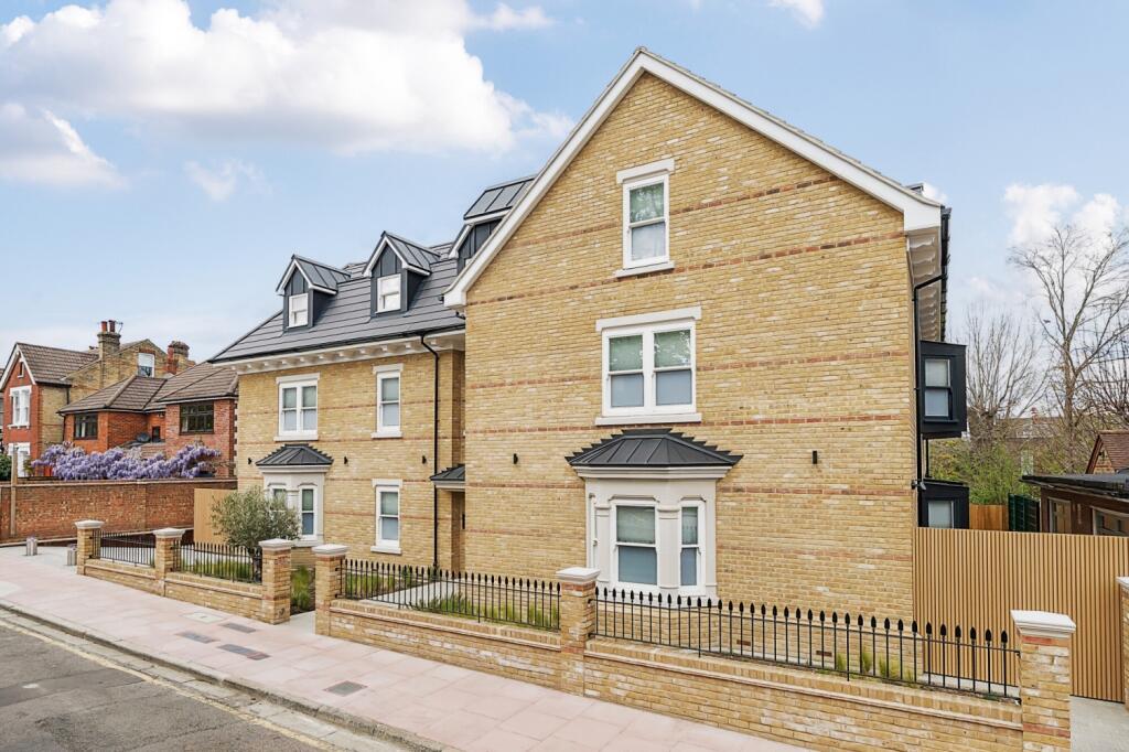 4 bed Studio for rent in Sidcup. From Langford Russell - Sidcup 4 bed Studio for rent in Sidcup. From Langford Russell - Sidcup