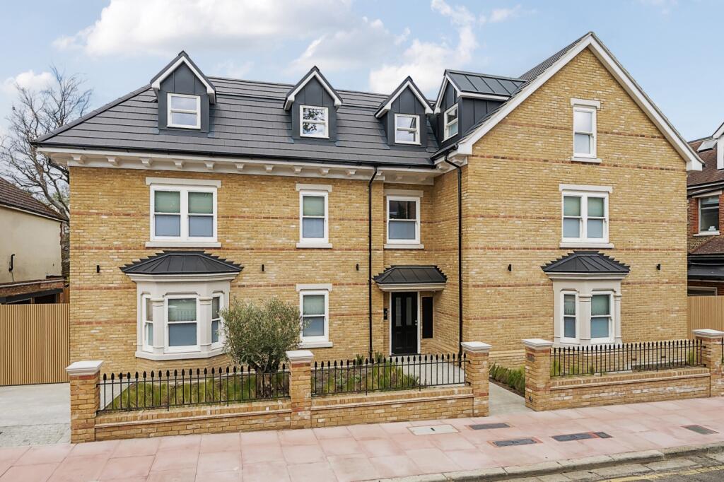 4 bed Studio for rent in Sidcup. From Langford Russell - Sidcup 4 bed Studio for rent in Sidcup. From Langford Russell - Sidcup
