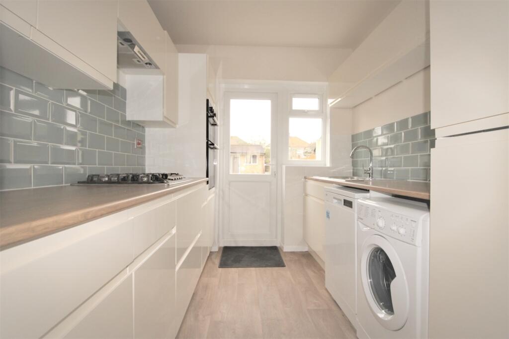 3 bed Semi-Detached House for rent in Eltham. From Acorn - Welling