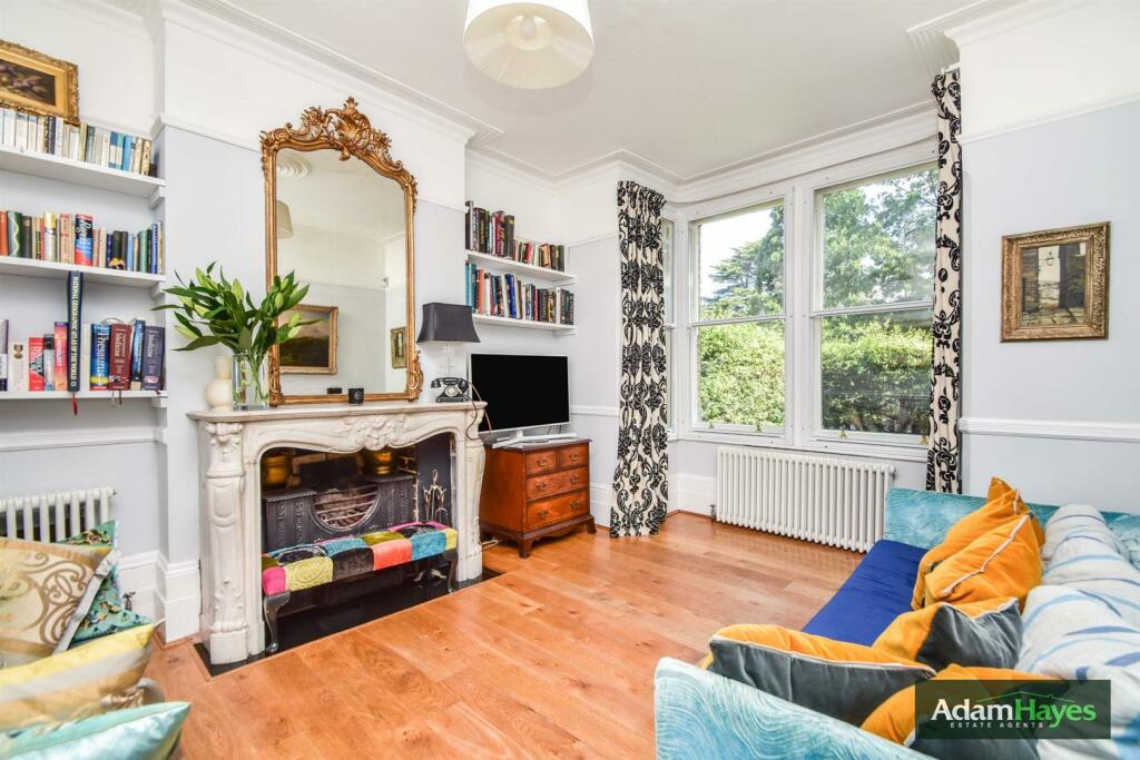 6 bed Semi-Detached House for rent in Friern Barnet. From Adam Hayes Estate Agents - North Finchley - N12