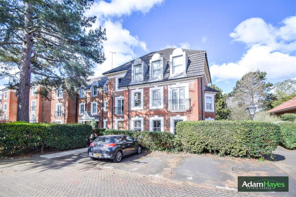 0 bed Studio for rent in Friern Barnet. From Adam Hayes Estate Agents - North Finchley - N12
