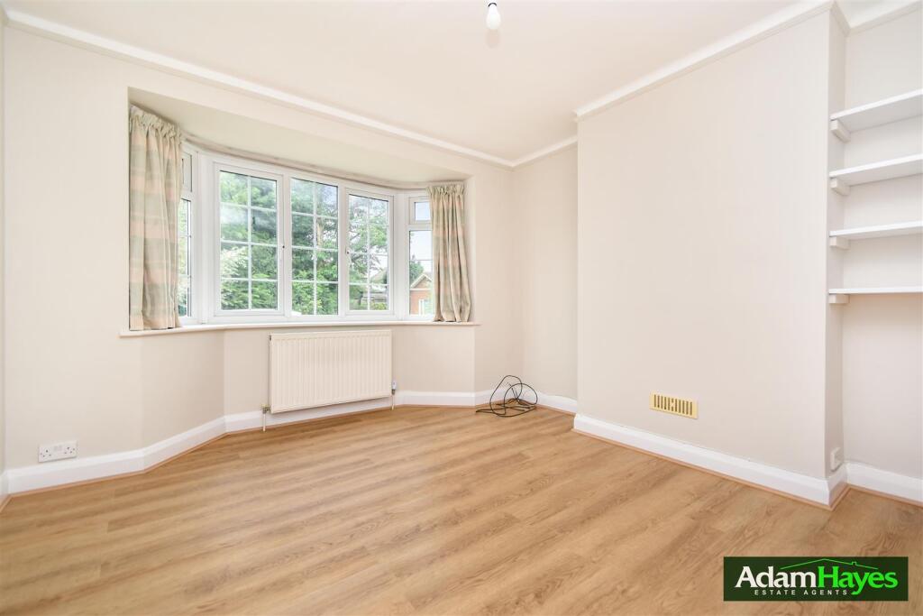 2 bed Apartment for rent in Barnet. From Adam Hayes Estate Agents - North Finchley - N12