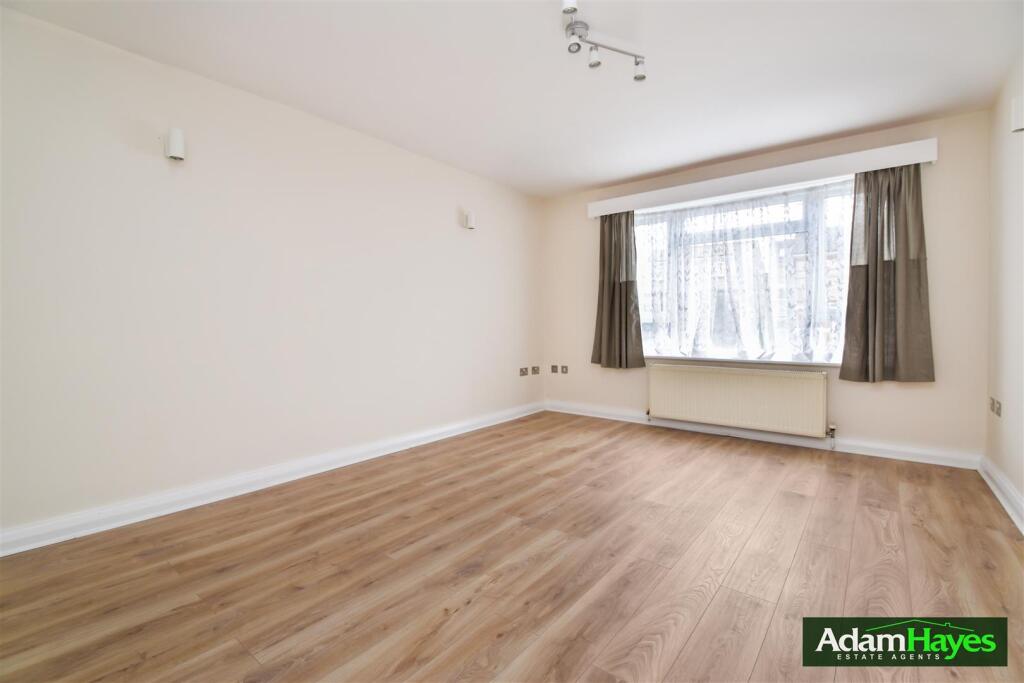 1 bed Apartment for rent in Friern Barnet. From Adam Hayes Estate Agents - North Finchley - N12 1 bed Apartment for rent in Friern Barnet. From Adam Hayes Estate Agents - North Finchley - N12
