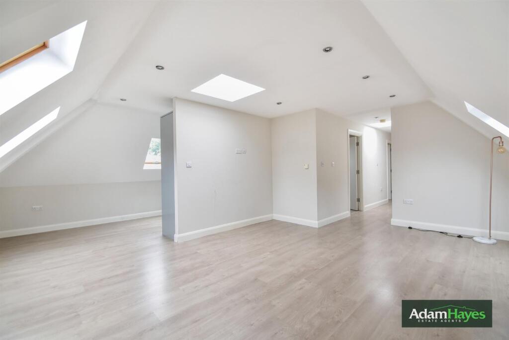 2 bed Apartment for rent in Friern Barnet. From Adam Hayes Estate Agents - North Finchley - N12