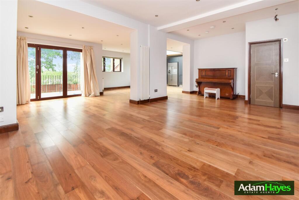 5 bed Semi Detached for rent in Friern Barnet. From Adam Hayes Estate Agents - North Finchley - N12