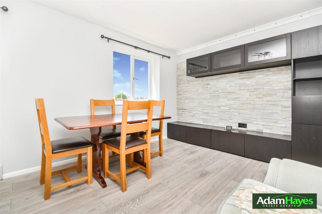 2 bed Apartment for rent in Friern Barnet. From Adam Hayes Estate Agents - North Finchley - N12