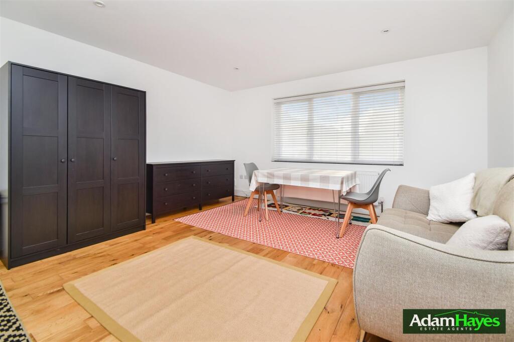 1 bed Apartment for rent in Friern Barnet. From Adam Hayes Estate Agents - North Finchley - N12