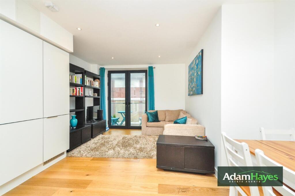 1 bed Apartment for rent in Friern Barnet. From Adam Hayes Estate Agents - North Finchley - N12 1 bed Apartment for rent in Friern Barnet. From Adam Hayes Estate Agents - North Finchley - N12
