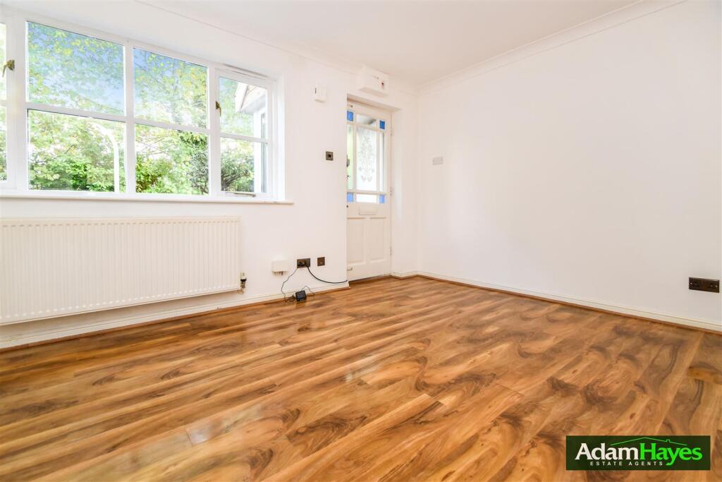 1 bed Semi Detached for rent in Friern Barnet. From Adam Hayes Estate Agents - North Finchley - N12