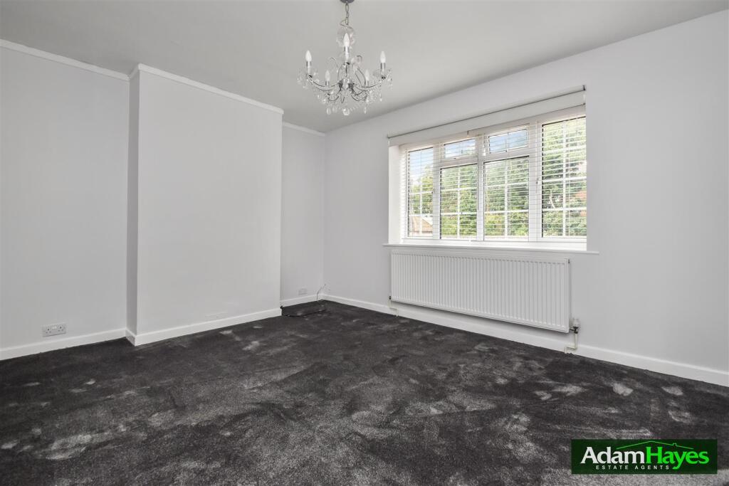 3 bed Apartment for rent in Friern Barnet. From Adam Hayes Estate Agents - North Finchley - N12