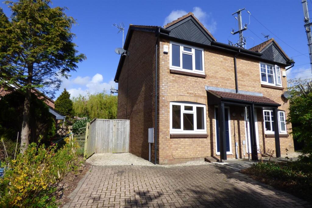 2 bed Semi Detached for rent in Filton. From A J Homes - Winterbourne