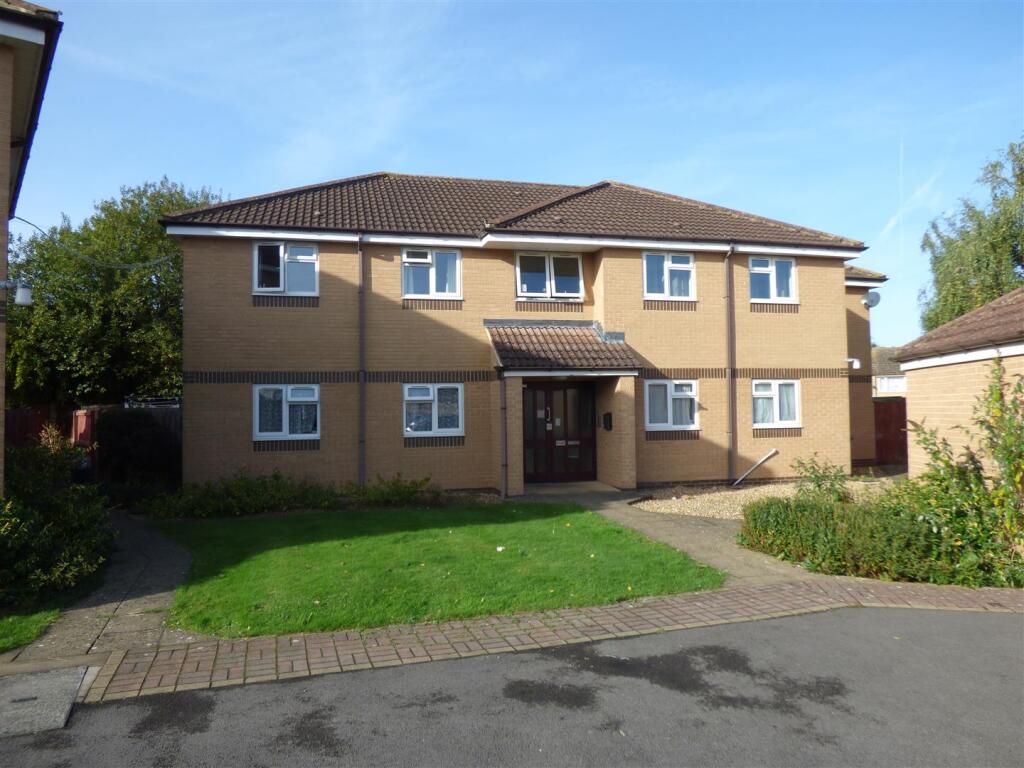 2 bed 1st Floor Flat for rent in . From A J Homes - Winterbourne