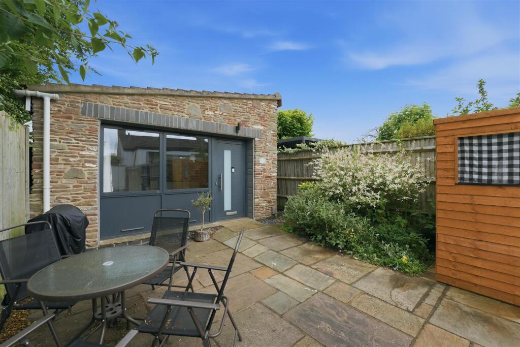 2 bed Detached bungalow for rent in Bristol. From A J Homes - Winterbourne 2 bed Detached bungalow for rent in Bristol. From A J Homes - Winterbourne