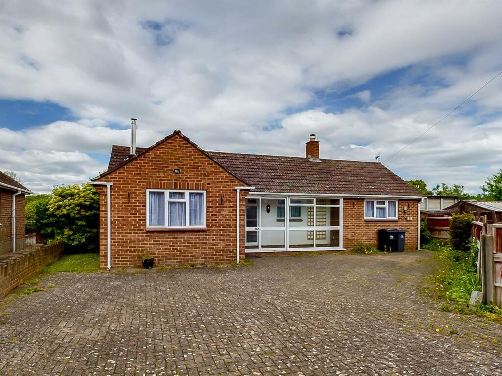 3 bed Detached bungalow for rent in Upton upon Severn. From Allan Morris