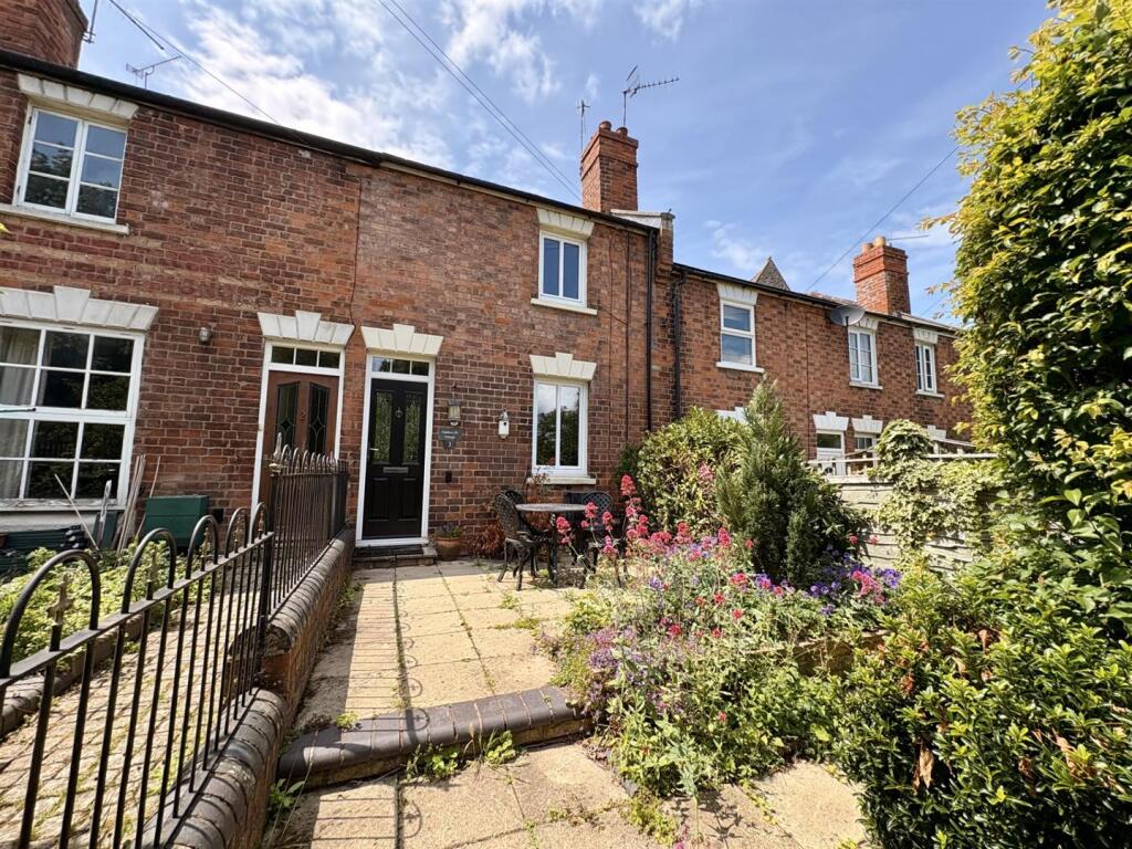 2 bed Mid Terraced House for rent in Great Malvern. From Allan Morris - Malvern