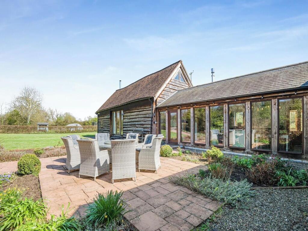 6 bed Barn Conversion for rent in Welland. From Allan Morris - Malvern
