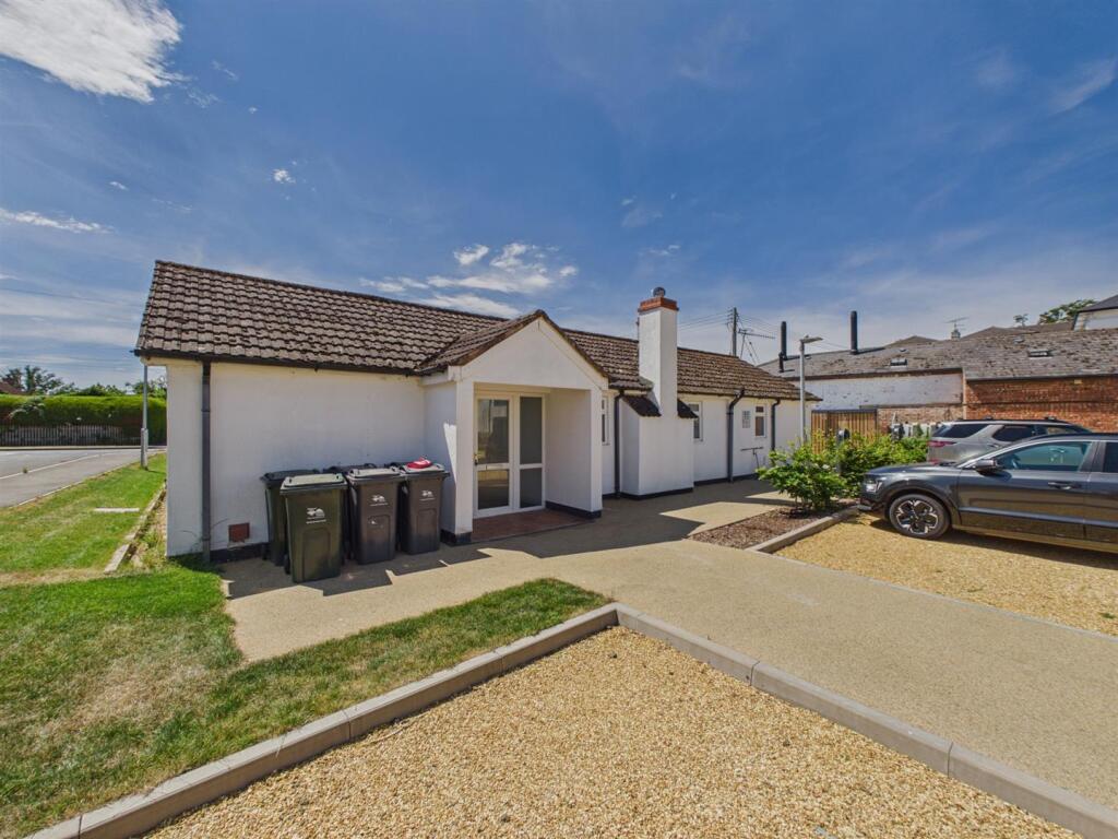 4 bed Detached bungalow for rent in Hanley Swan. From Allan Morris - Malvern 4 bed Detached bungalow for rent in Hanley Swan. From Allan Morris - Malvern