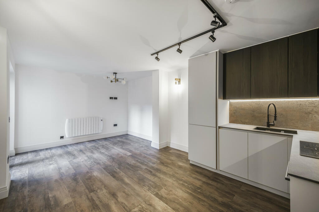 1 bed Flat for rent in London. From Alwyne Estate Agents - London