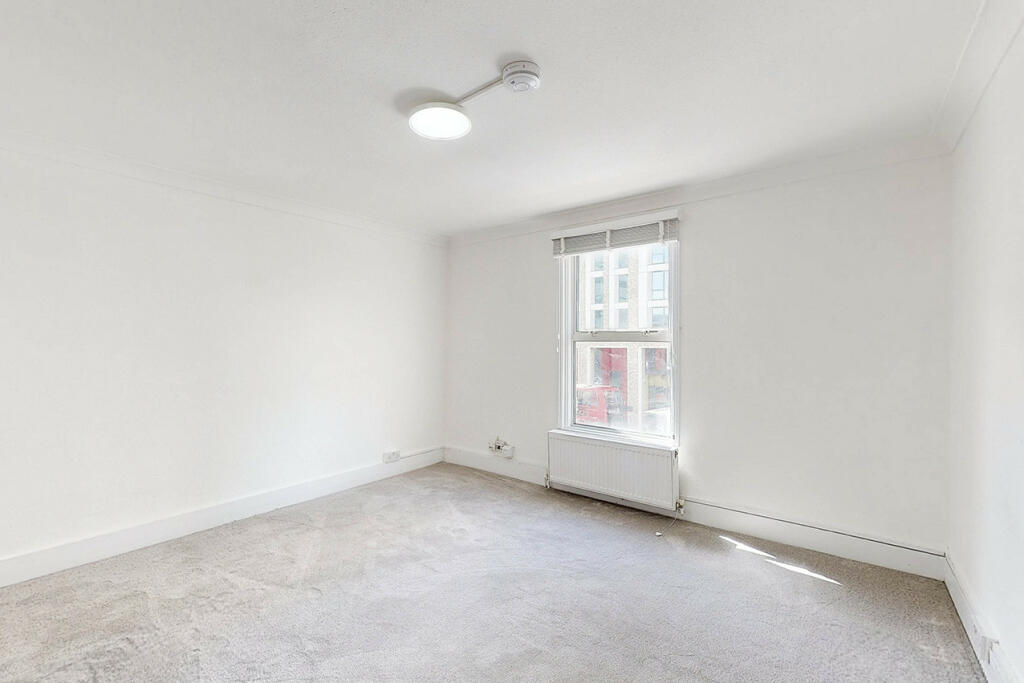 3 bed Maisonette for rent in London. From Alwyne Estate Agents - London