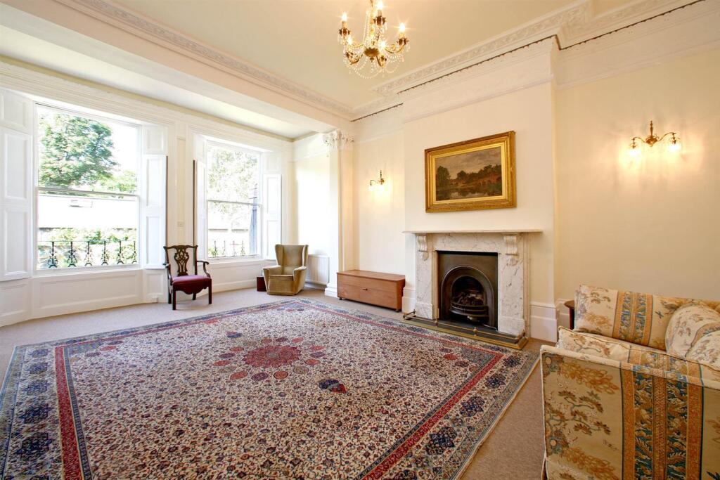 2 bed 1st Floor Flat for rent in Stoke Newington. From Alwyne Estate Agents - London