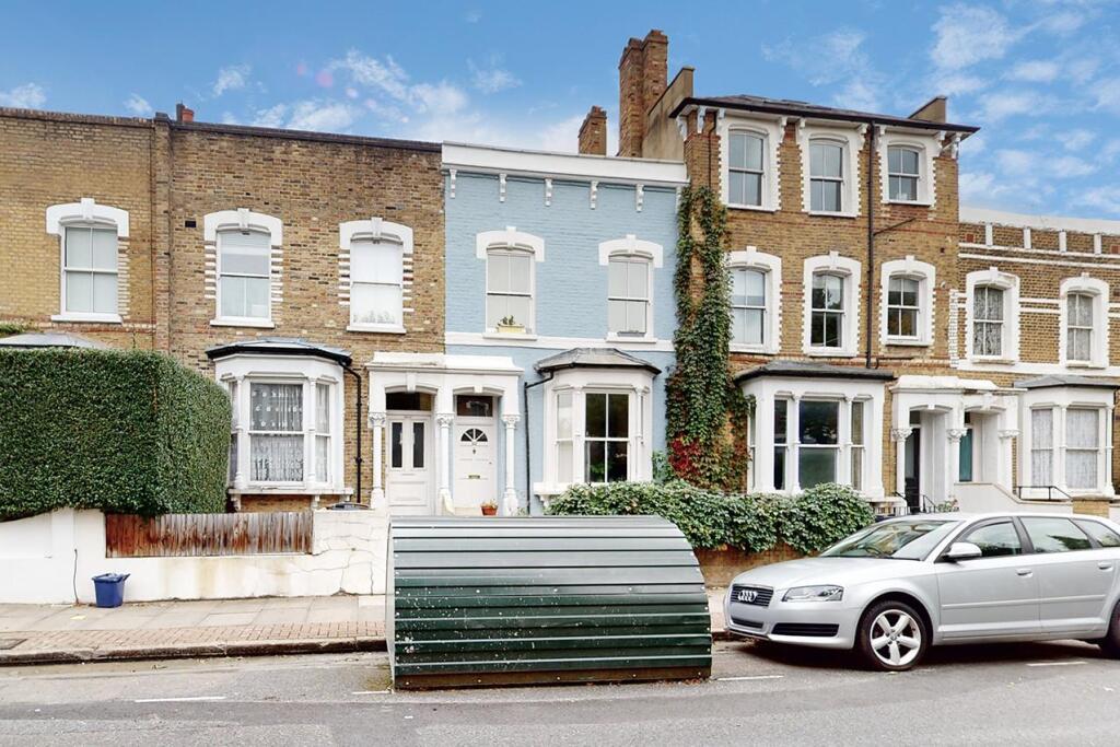 2 bed 1st Floor Flat for rent in Stoke Newington. From Alwyne Estate Agents - London