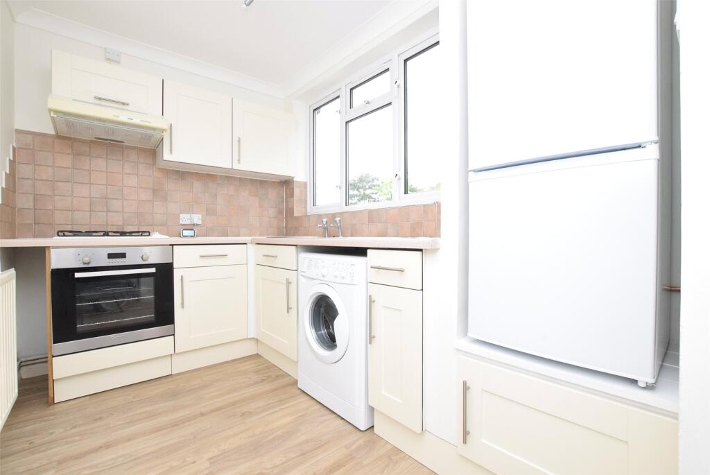 2 bed Apartment for rent in Romford. From Andrews Letting and Management - Romford