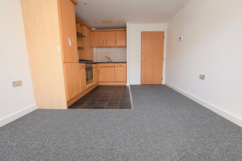 2 bed Apartment for rent in Romford. From Andrews Letting and Management - Romford