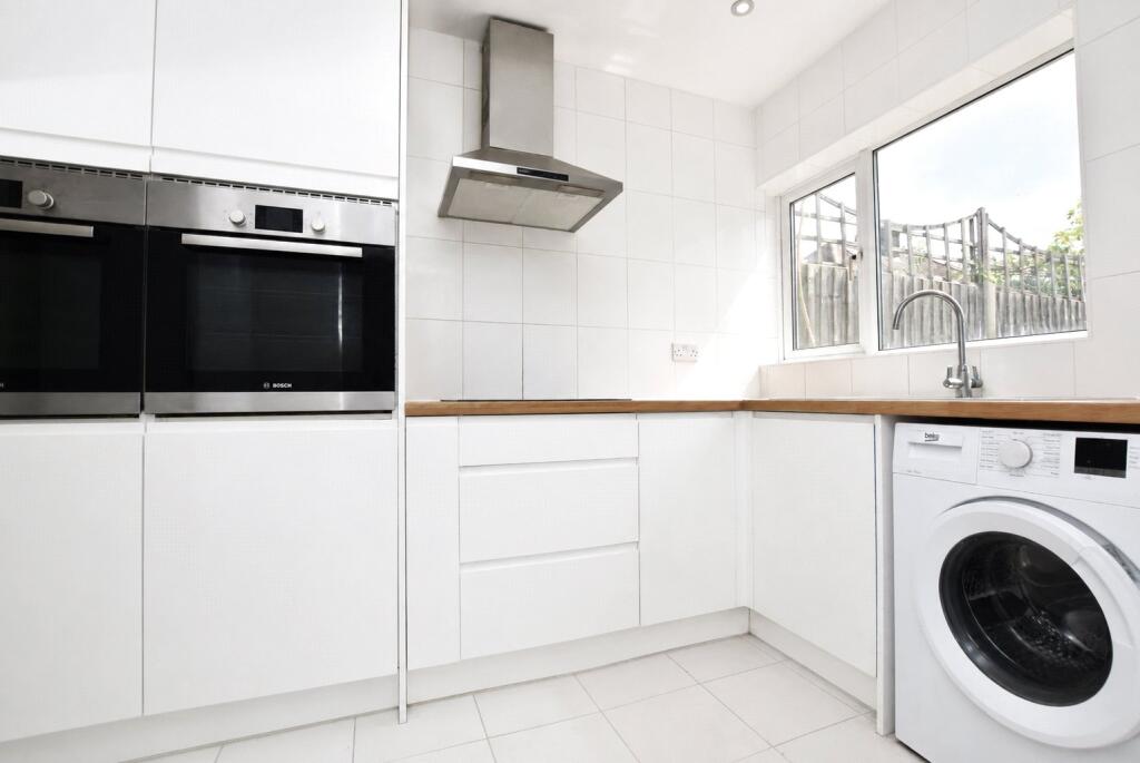 3 bed Mid Terraced House for rent in Romford. From Andrews Letting and Management - Romford