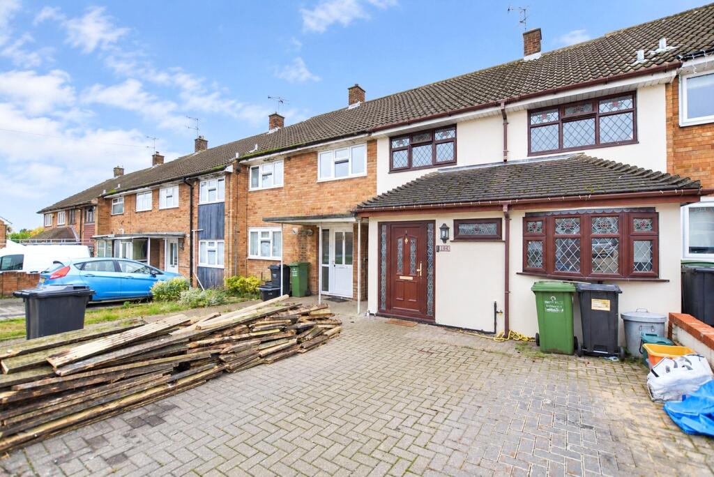 3 bed Mid Terraced House for rent in Basildon. From Andrews Letting and Management - Romford 3 bed Mid Terraced House for rent in Basildon. From Andrews Letting and Management - Romford