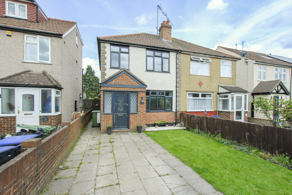 3 bed Semi-Detached House for rent in New Denham. From Andrews Turbervilles Estate Agents - Hillingdon - Crescent Parade