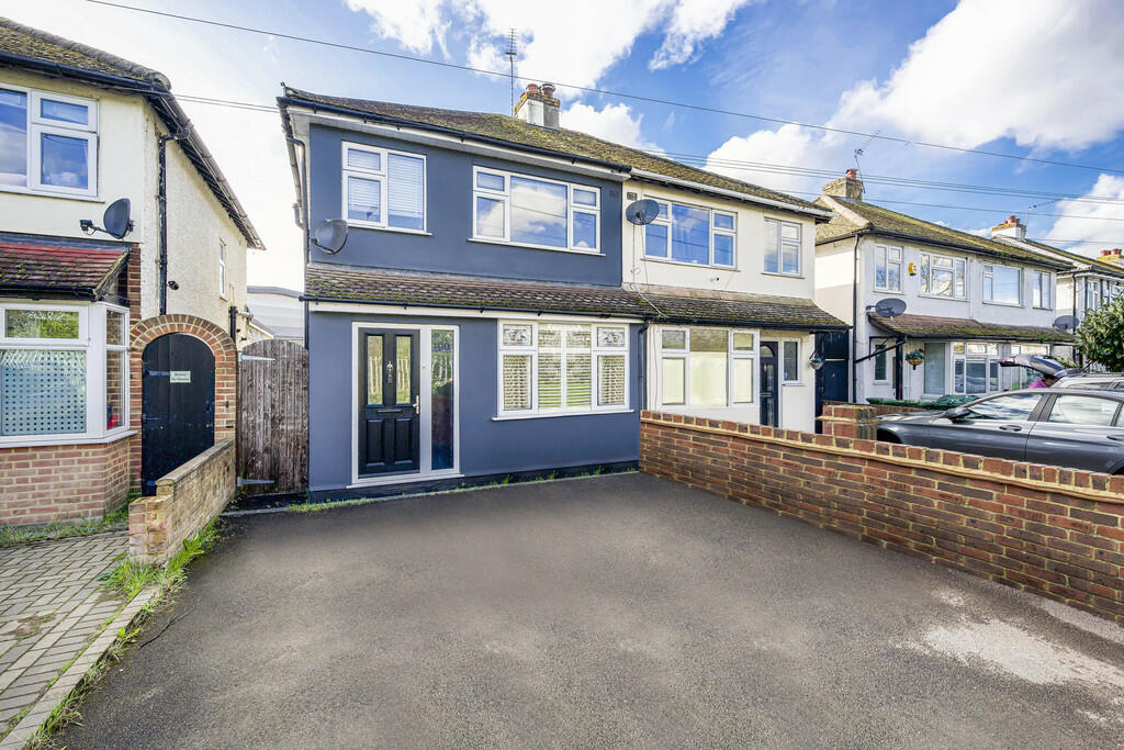 3 bed Semi-Detached House for rent in Ashford. From Andrews Turbervilles Estate Agents - Hillingdon - Crescent Parade