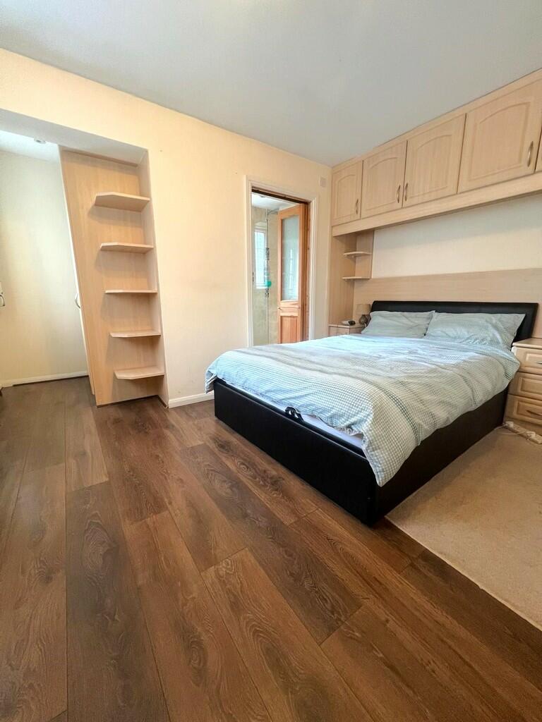 1 bed Room for rent in New Denham. From Andrews Turbervilles Estate Agents - Hillingdon - Crescent Parade