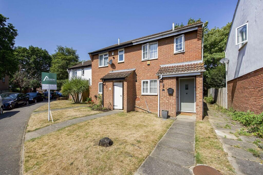 2 bed Mid Terraced House for rent in Uxbridge. From Andrews Turbervilles Estate Agents - Hillingdon - Crescent Parade