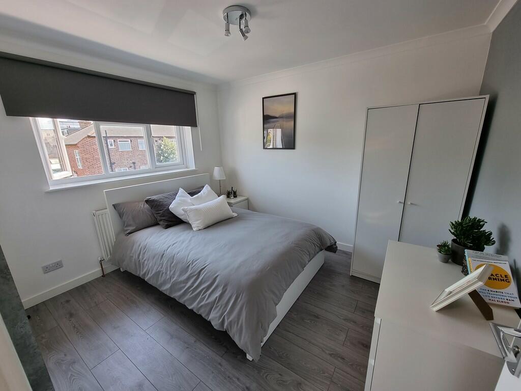 1 bed House Share for rent in Uxbridge. From Andrews Turbervilles Estate Agents - Hillingdon - Crescent Parade