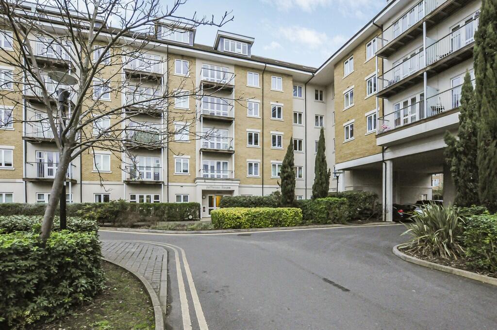 1 bed Apartment for rent in West Drayton. From Andrews Turbervilles Estate Agents - Hillingdon - Crescent Parade