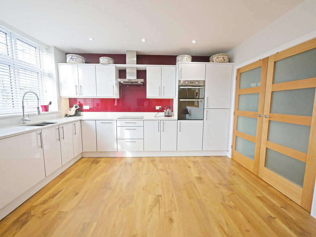 1 bed Apartment for rent in Uxbridge. From Andrews Turbervilles Estate Agents - Hillingdon - Crescent Parade 1 bed Apartment for rent in Uxbridge. From Andrews Turbervilles Estate Agents - Hillingdon - Crescent Parade