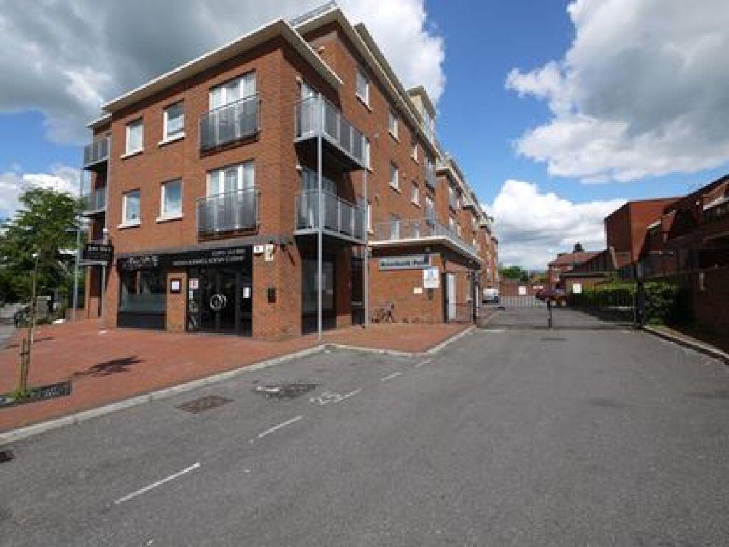 3 bed Apartment for rent in Uxbridge. From Andrews Turbervilles Estate Agents - Hillingdon - Crescent Parade