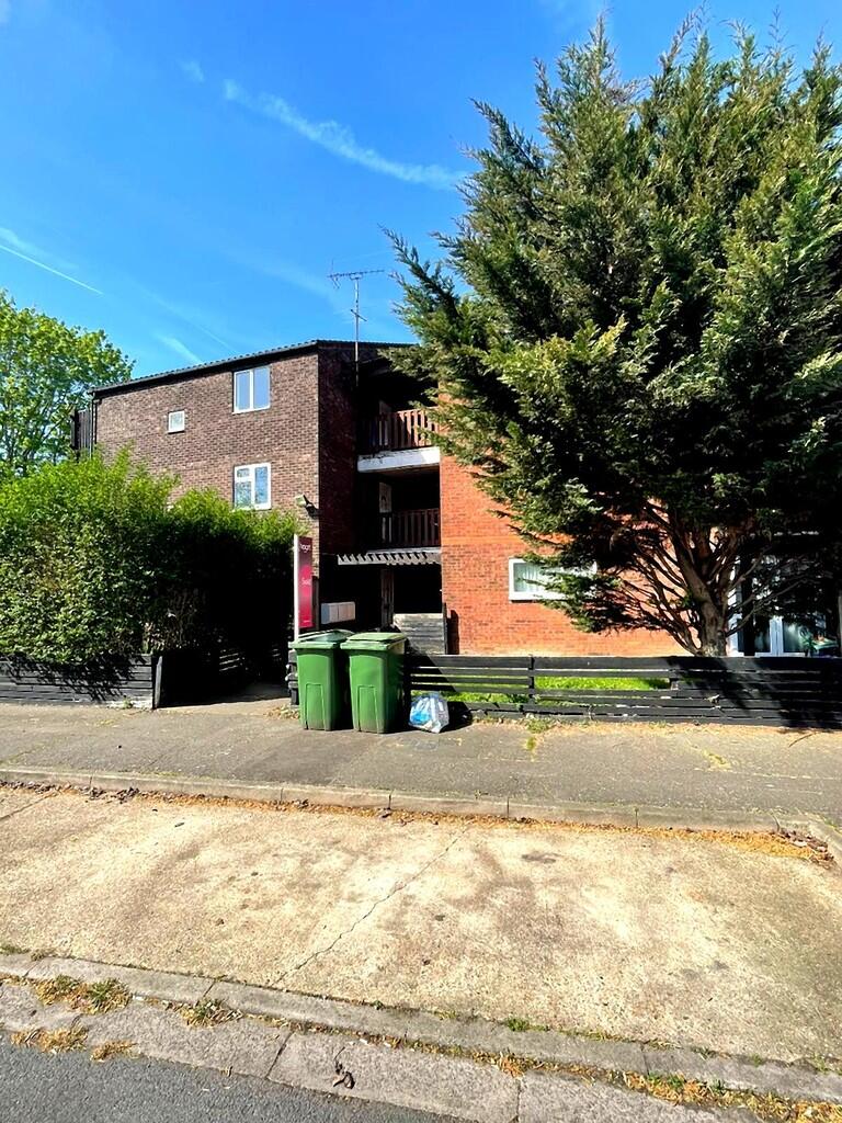 1 bed Apartment for rent in Hayes. From Andrews Turbervilles Estate Agents - Hillingdon - Crescent Parade