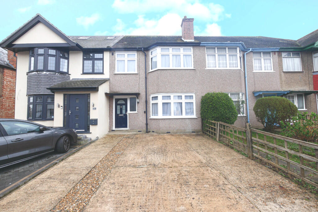 3 bed Mid Terraced House for rent in Uxbridge. From Andrews Turbervilles Estate Agents - Hillingdon - Crescent Parade