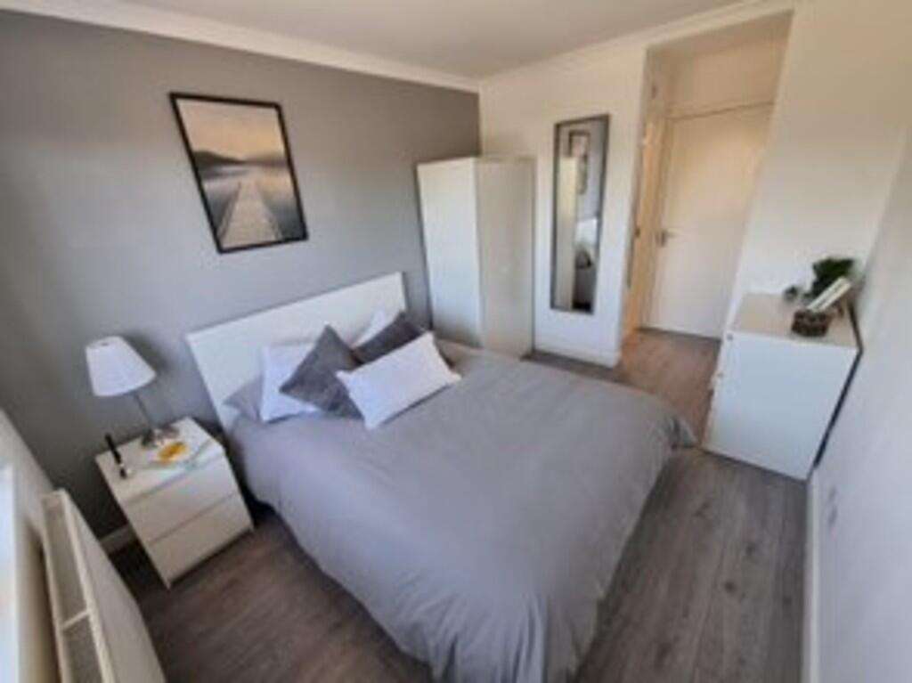 1 bed House Share for rent in Uxbridge. From Andrews Turbervilles Estate Agents - Hillingdon - Crescent Parade