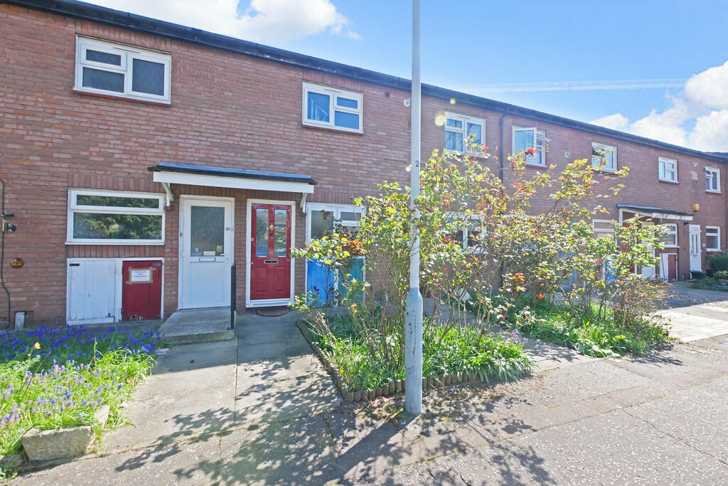 1 bed 1st Floor Flat for rent in Hayes. From Andrews Turbervilles Estate Agents - Hillingdon - Crescent Parade