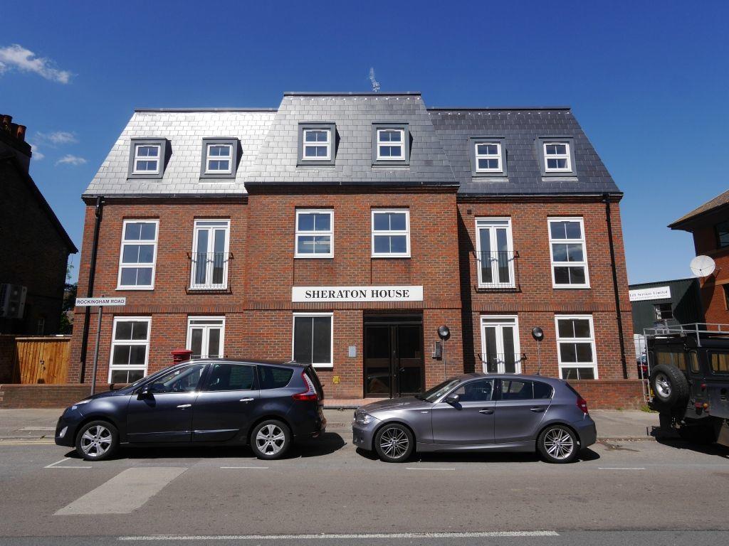 1 bed Apartment for rent in Uxbridge. From Andrews Turbervilles Estate Agents - Hillingdon - Crescent Parade 1 bed Apartment for rent in Uxbridge. From Andrews Turbervilles Estate Agents - Hillingdon - Crescent Parade