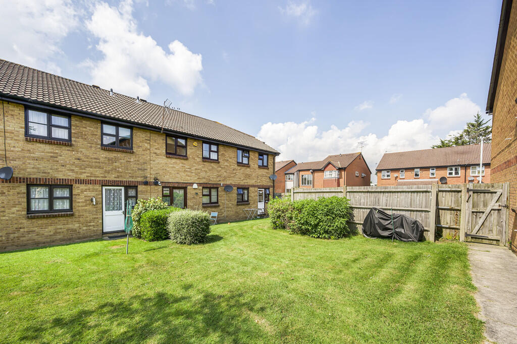 1 bed House (unspecified) for rent in Uxbridge. From Andrews Turbervilles Estate Agents - Hillingdon - Crescent Parade