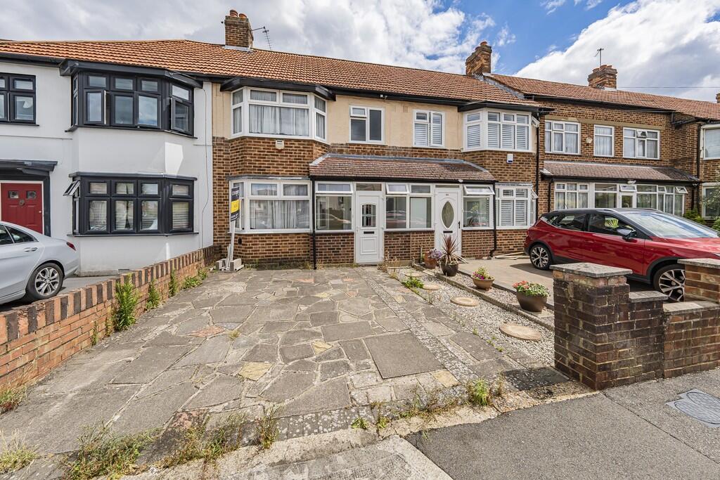 3 bed Mid Terraced House for rent in Uxbridge. From Andrews Turbervilles Estate Agents - Hillingdon - Crescent Parade